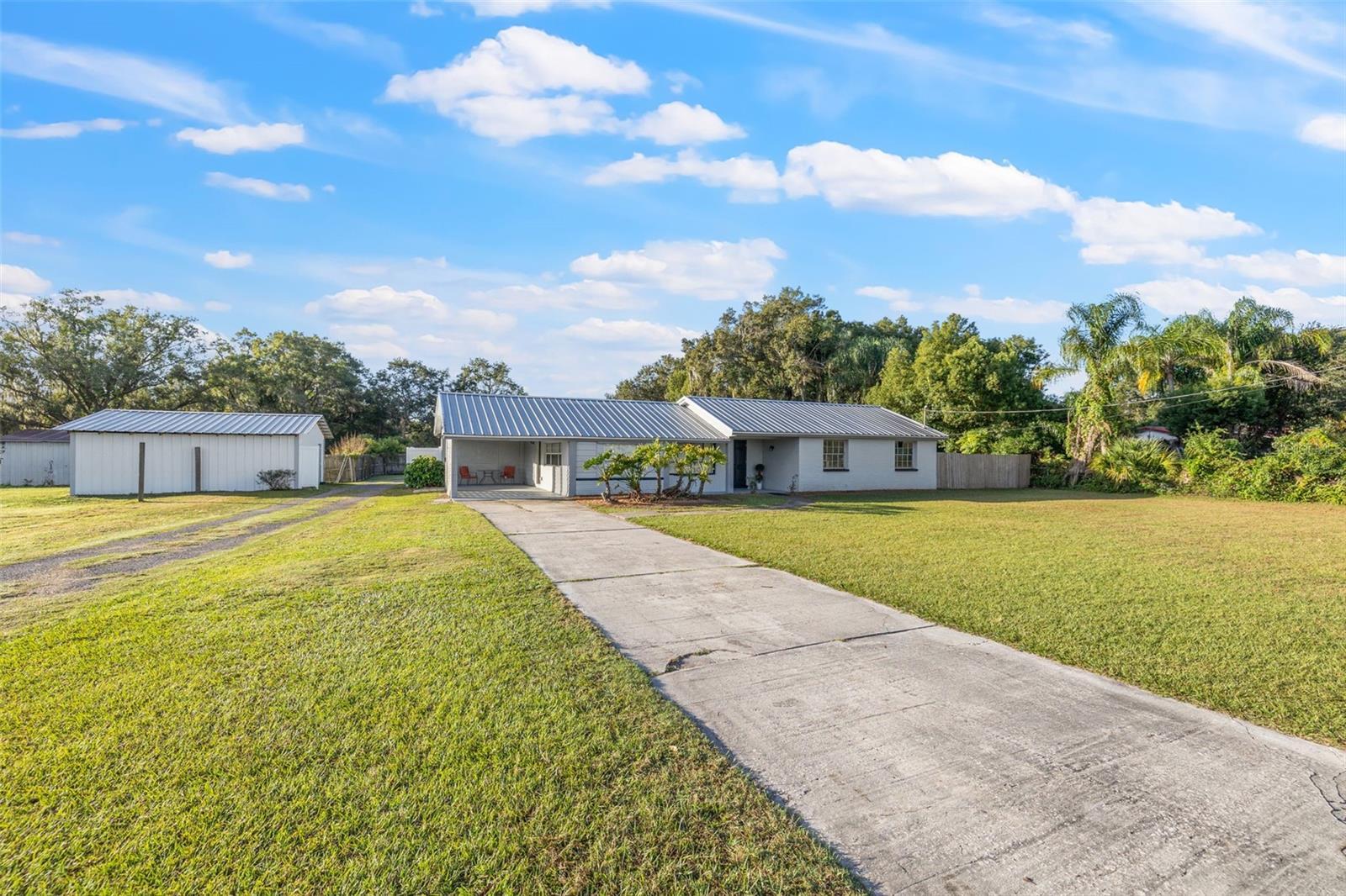Photo one of 14125 Walden Sheffield Rd Dover FL 33527 | MLS T3487975
