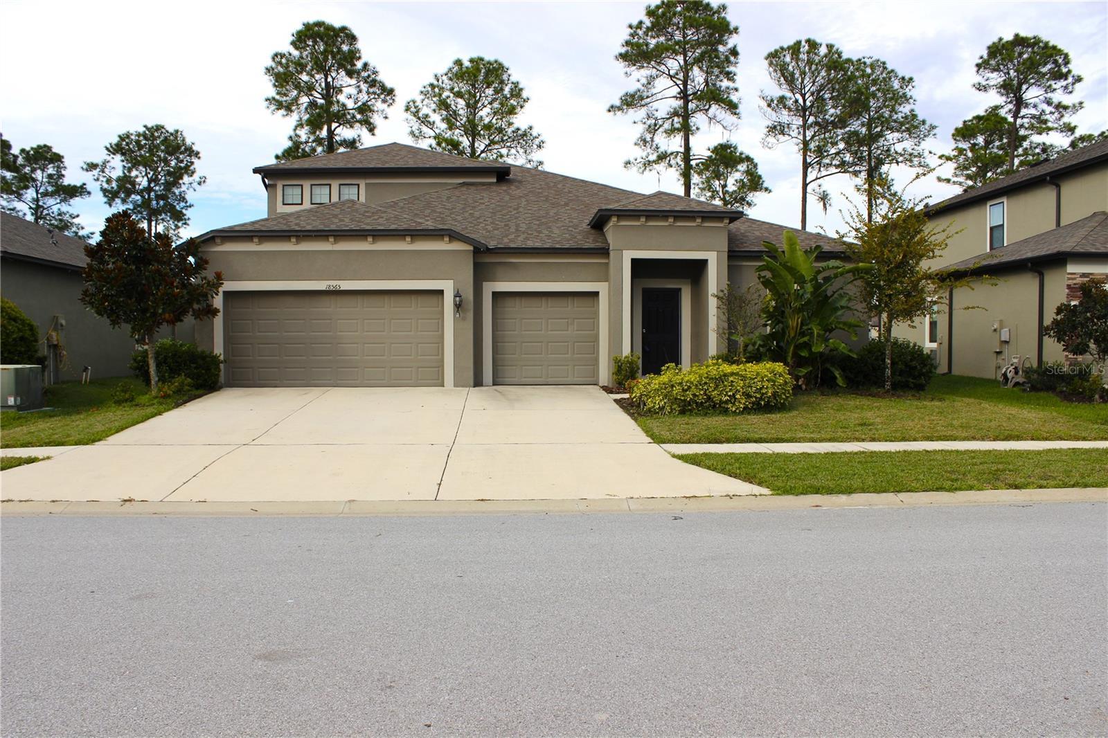 Photo one of 18565 Obregan Dr Spring Hill FL 34610 | MLS T3488150