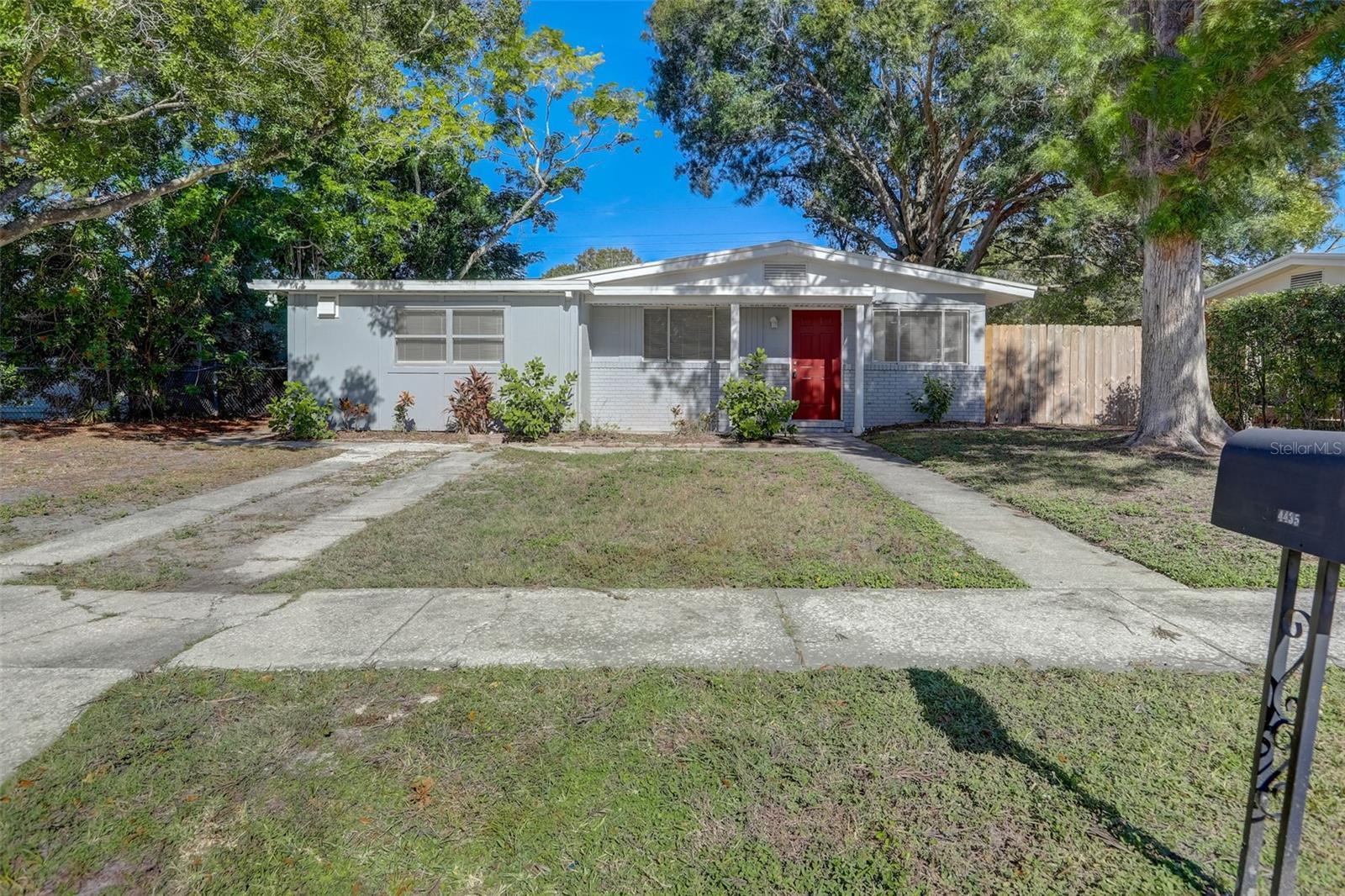 Photo one of 4435 W Trilby Ave Tampa FL 33616 | MLS T3490653