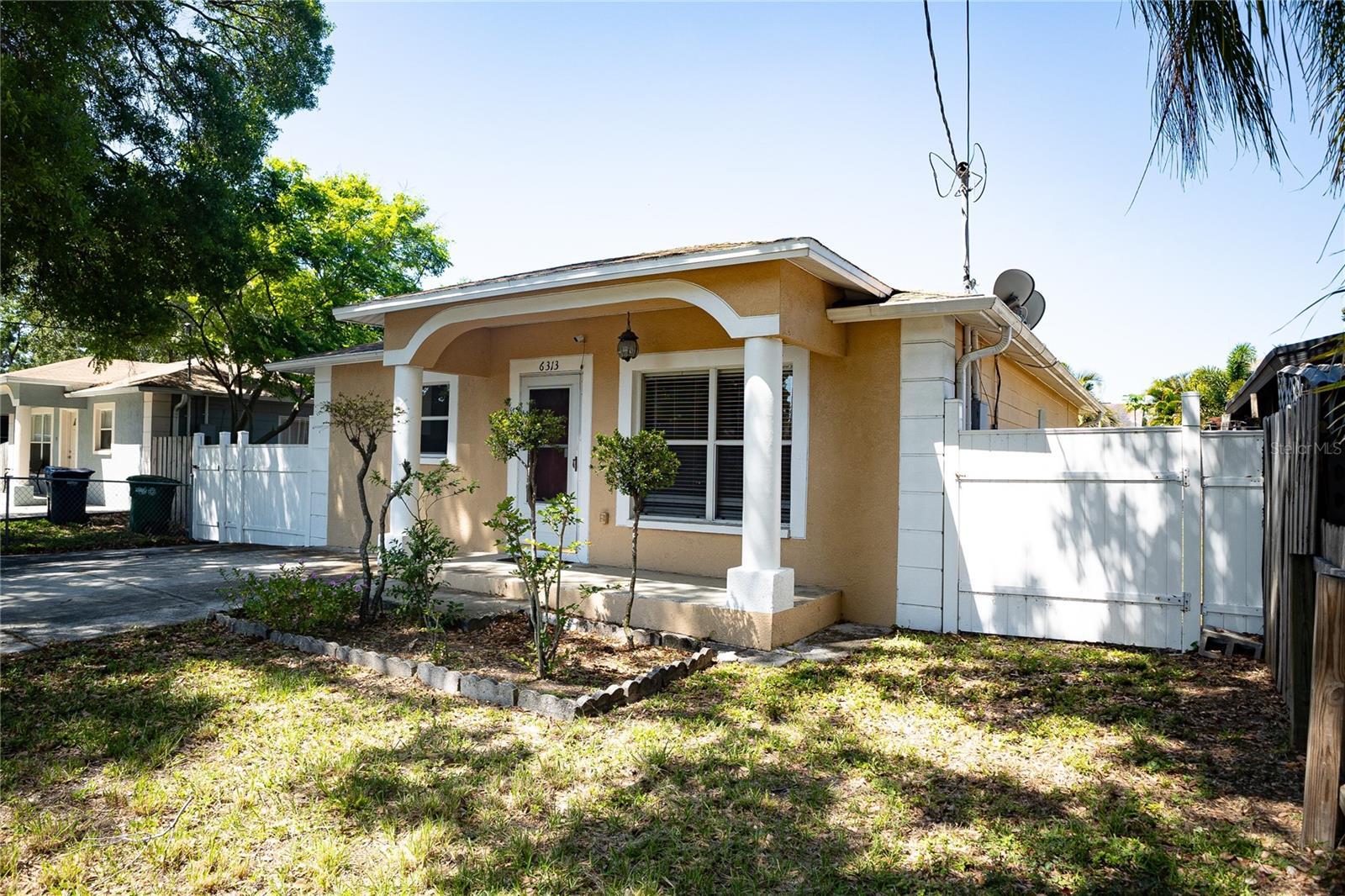 Photo one of 6313 S Church Ave Tampa FL 33616 | MLS T3492048