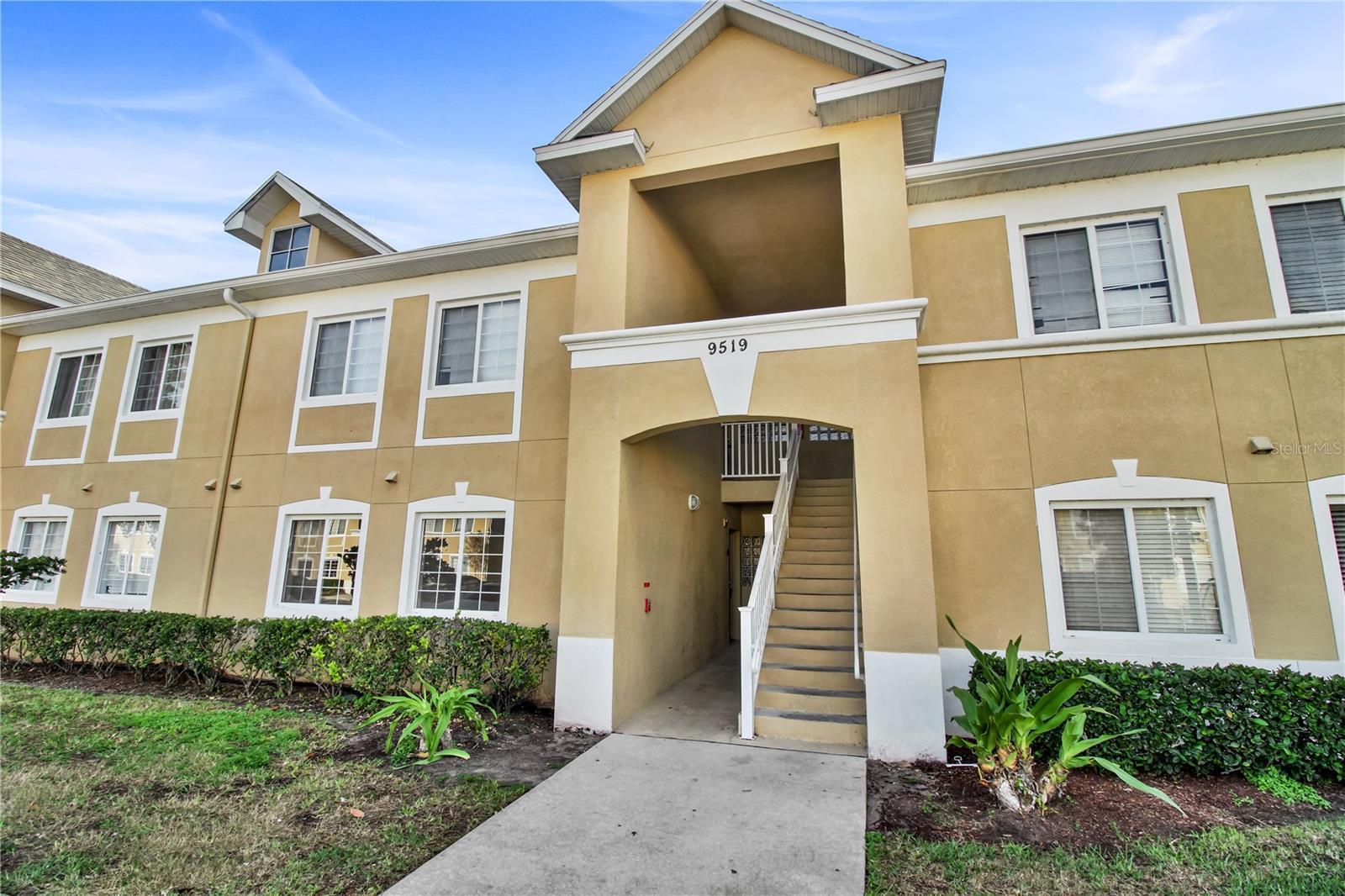 Photo one of 9519 Newdale Way # 101 Riverview FL 33578 | MLS T3492581