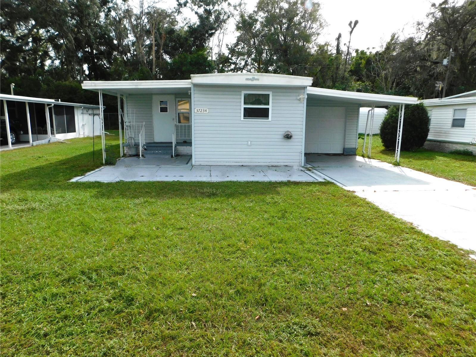 Photo one of 37234 Lois Ave Zephyrhills FL 33542 | MLS T3492930