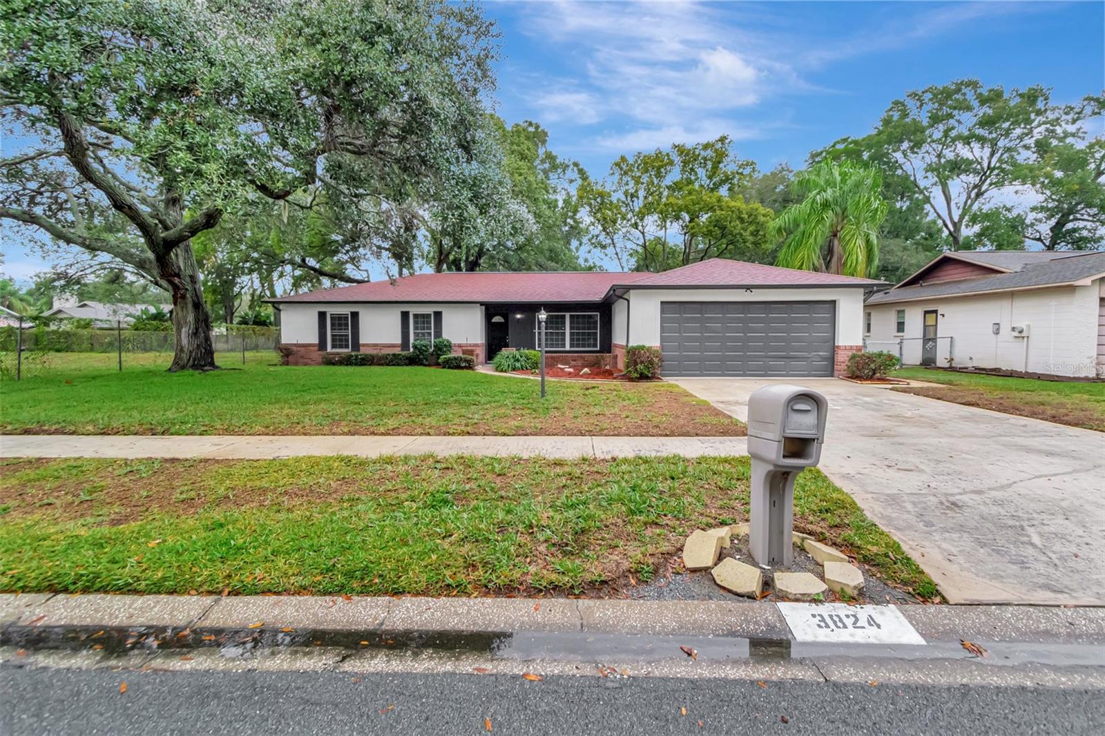 Photo one of 3824 Highgate Dr Valrico FL 33594 | MLS T3494211