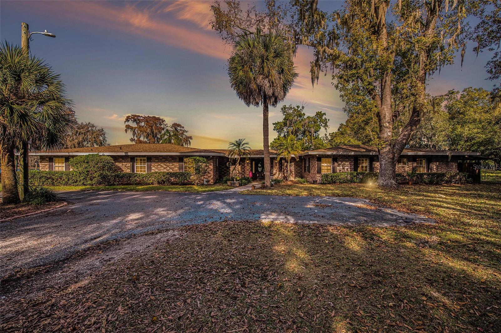 Photo one of 9025 N Mobley Rd Odessa FL 33556 | MLS T3495122