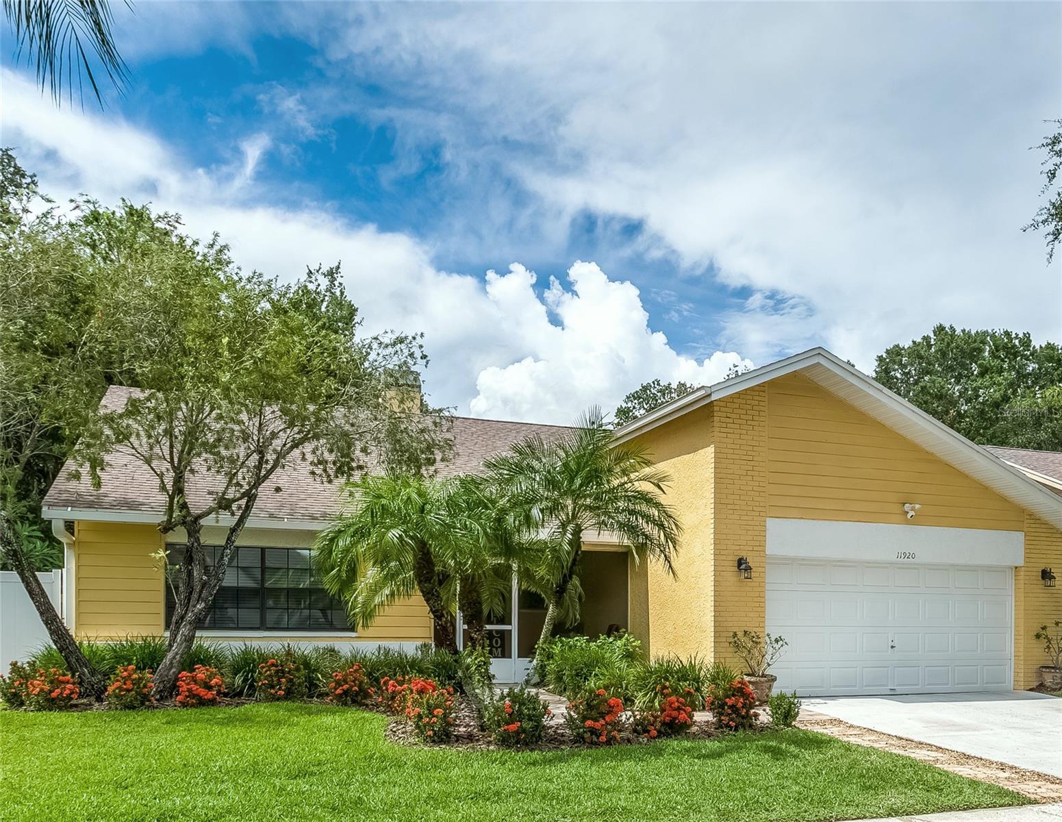 Photo one of 11920 Steppingstone Blvd Tampa FL 33635 | MLS T3499592