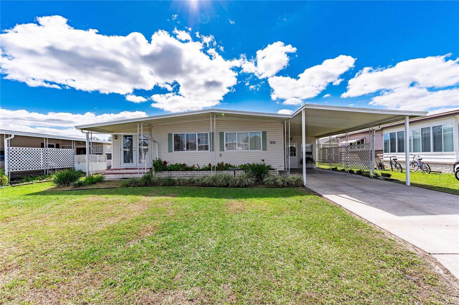 Photo one of 36750 Beth Ave Zephyrhills FL 33542 | MLS T3500631