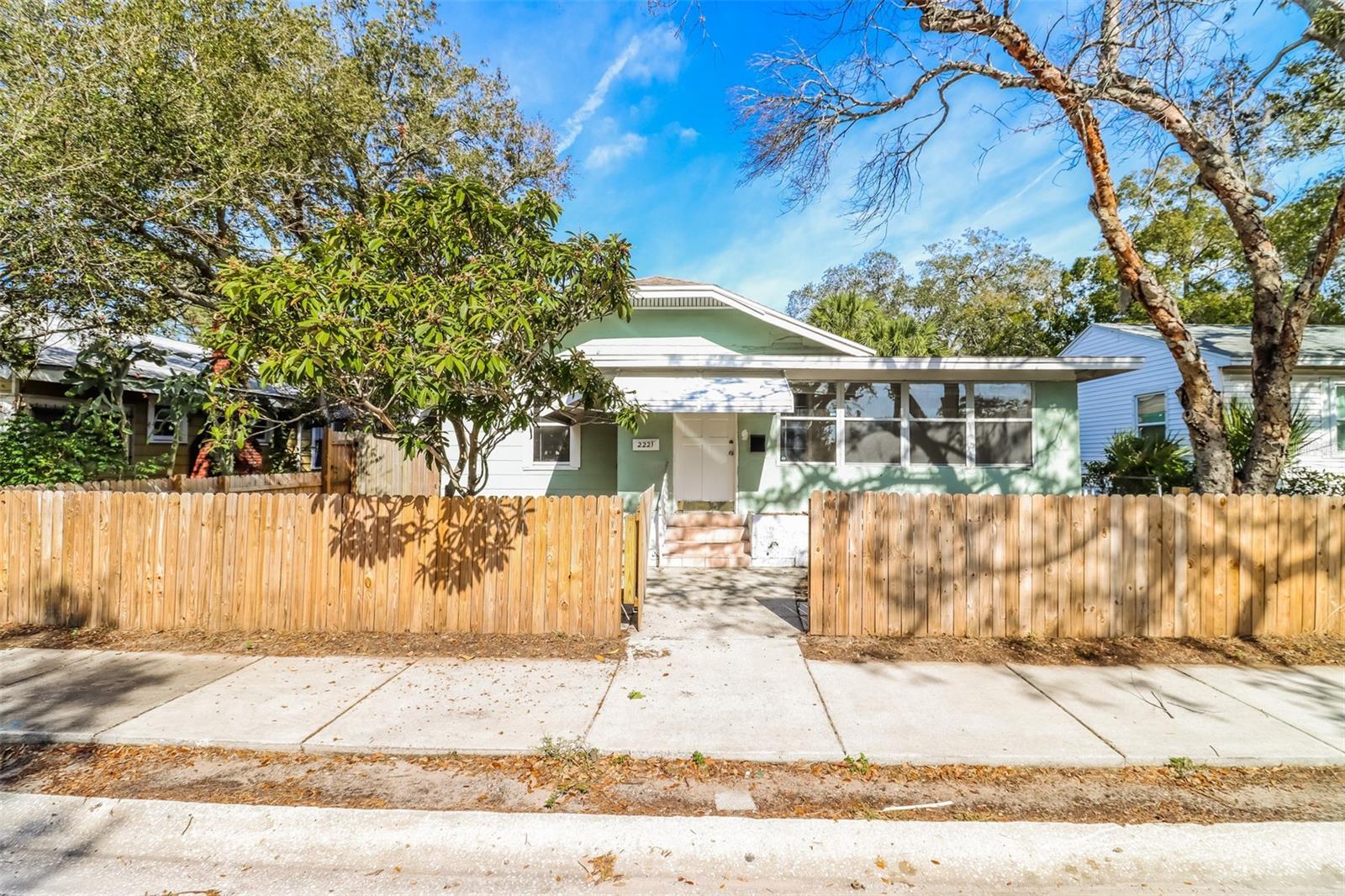 Photo one of 2221 20Th S Ave St Petersburg FL 33712 | MLS T3501878