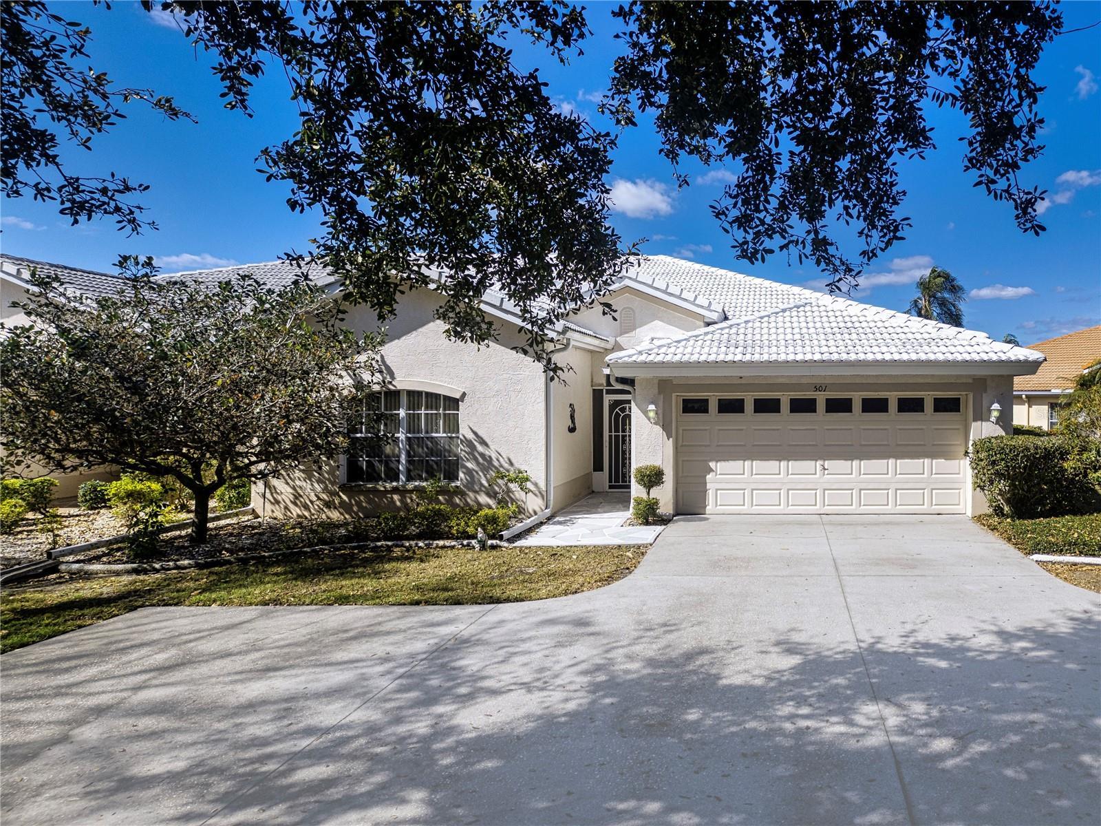 Photo one of 501 Lively Dr Sun City Center FL 33573 | MLS T3502892