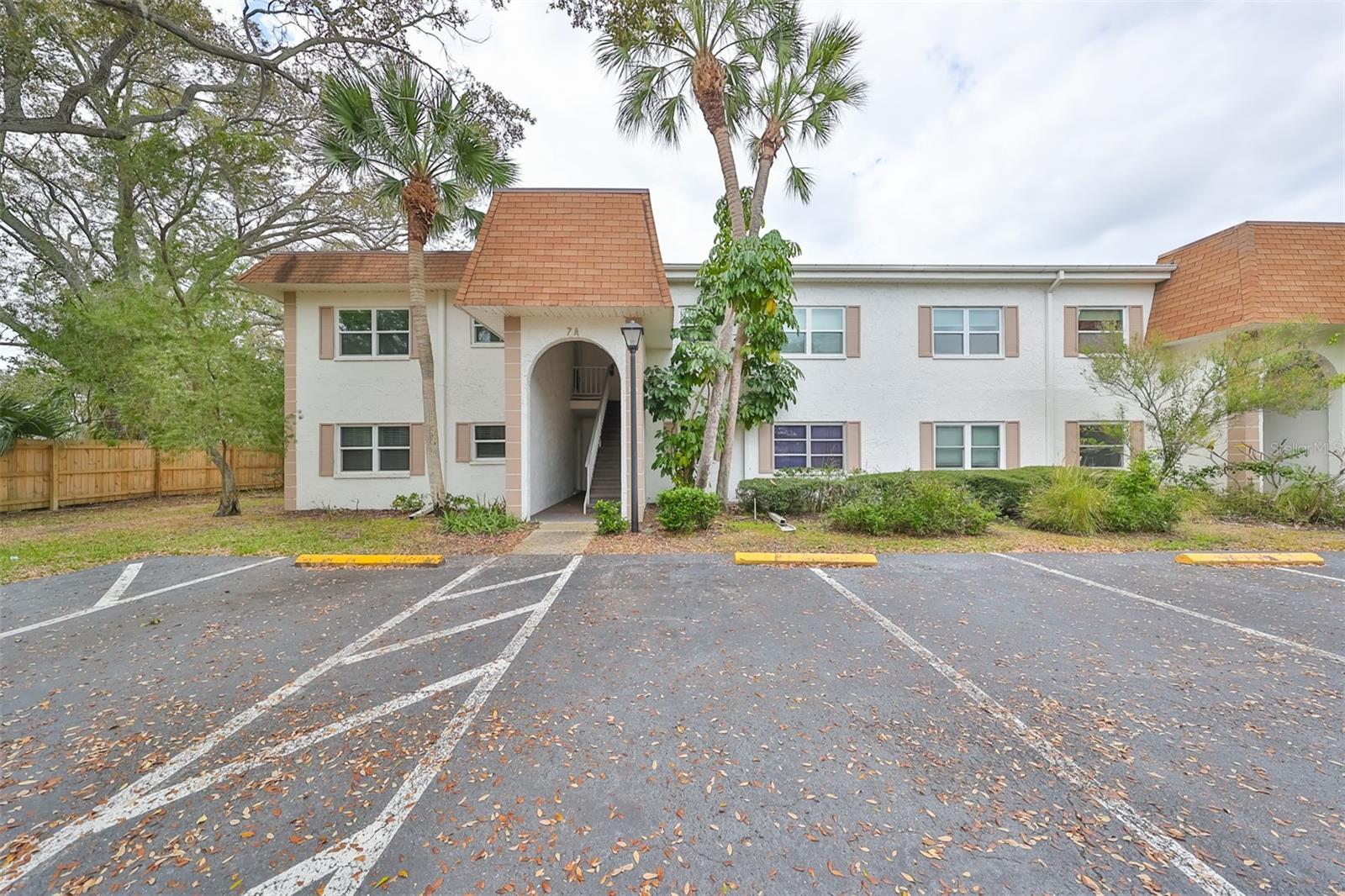 Photo one of 385 S Mcmullen Booth Rd # 61 Clearwater FL 33759 | MLS T3503867