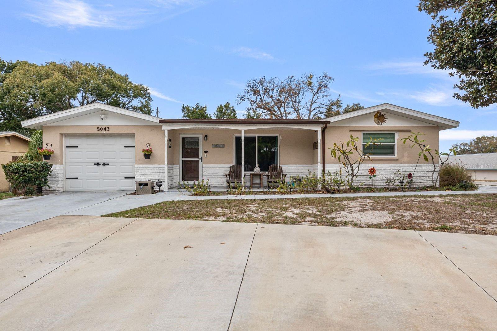 Photo one of 5043 Overlook Dr New Port Richey FL 34652 | MLS T3505115