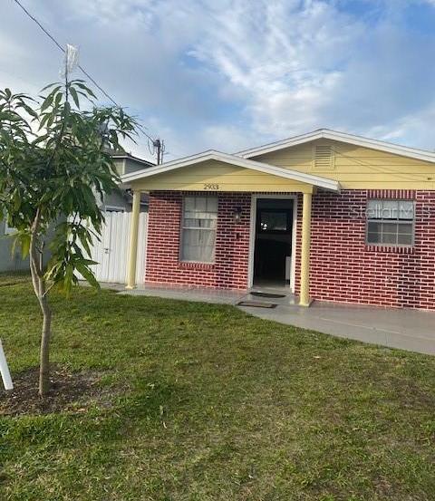 Photo one of 2933 W Leroy St Tampa FL 33607 | MLS T3505368