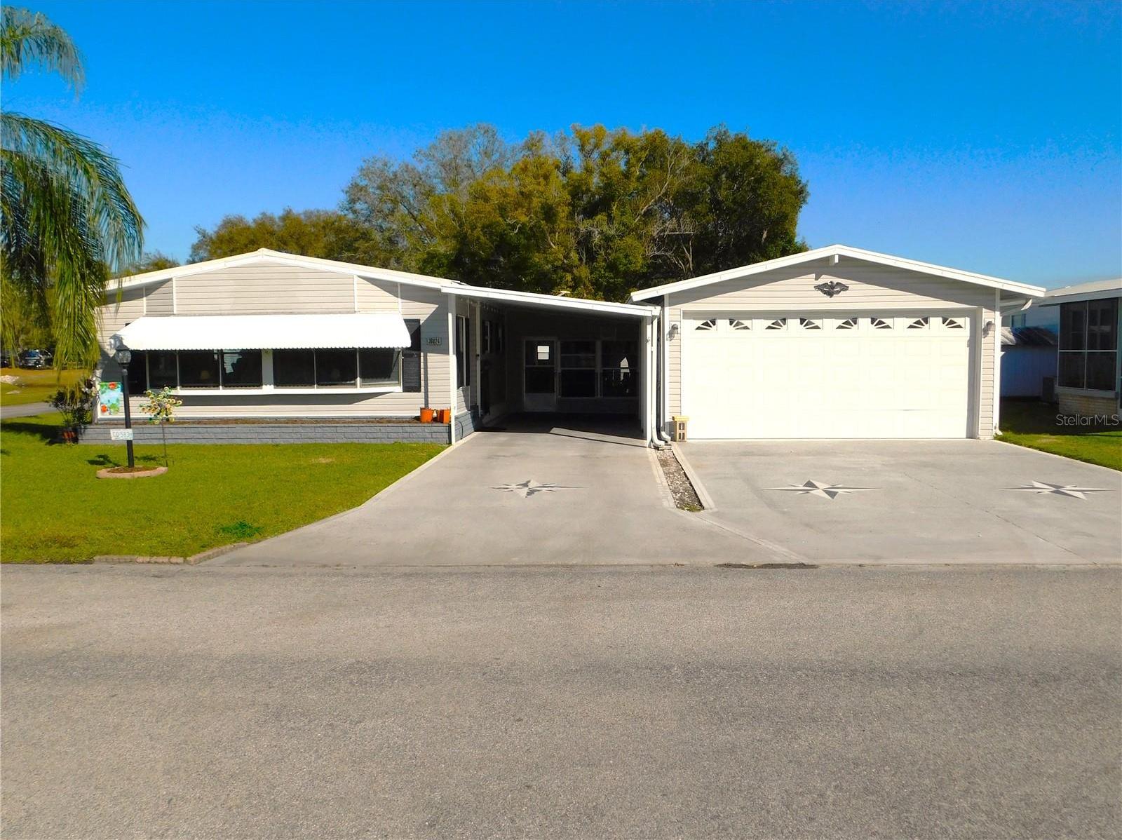 Photo one of 36824 Niles Dr Zephyrhills FL 33542 | MLS T3506151