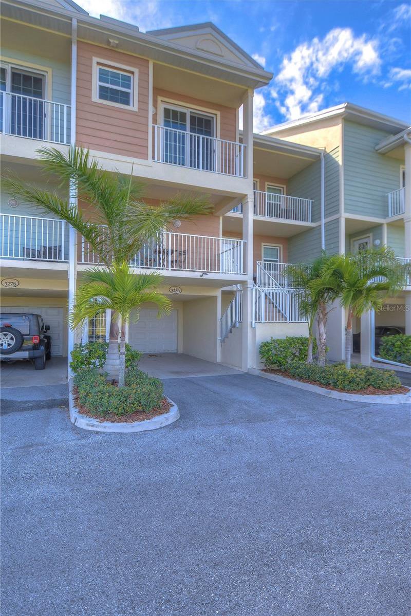 Photo one of 3280 Mangrove Point Dr Ruskin FL 33570 | MLS T3506970