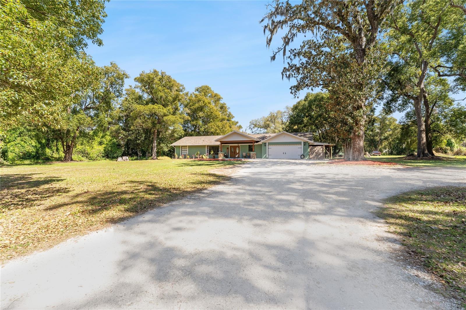 Photo one of 3535 Moores Lake Rd Dover FL 33527 | MLS T3507139