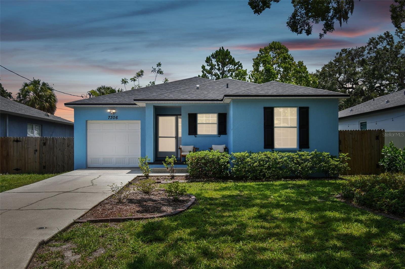 Photo one of 7306 S West Shore Blvd Tampa FL 33616 | MLS T3507747