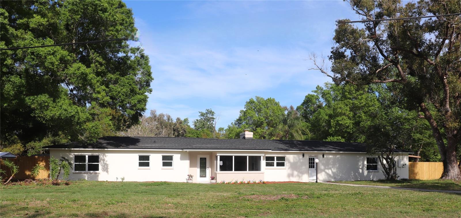 Photo one of 17601 Simmons Rd Lutz FL 33548 | MLS T3508765