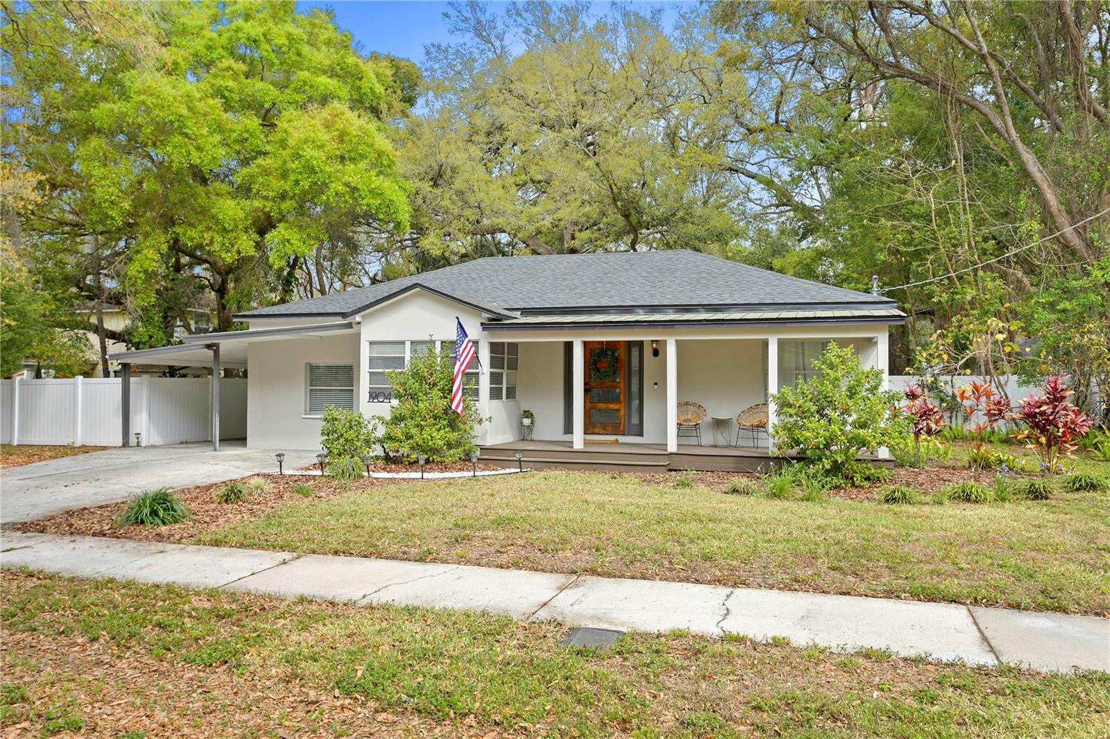 Photo one of 1904 E Powhatan Ave Tampa FL 33610 | MLS T3508949