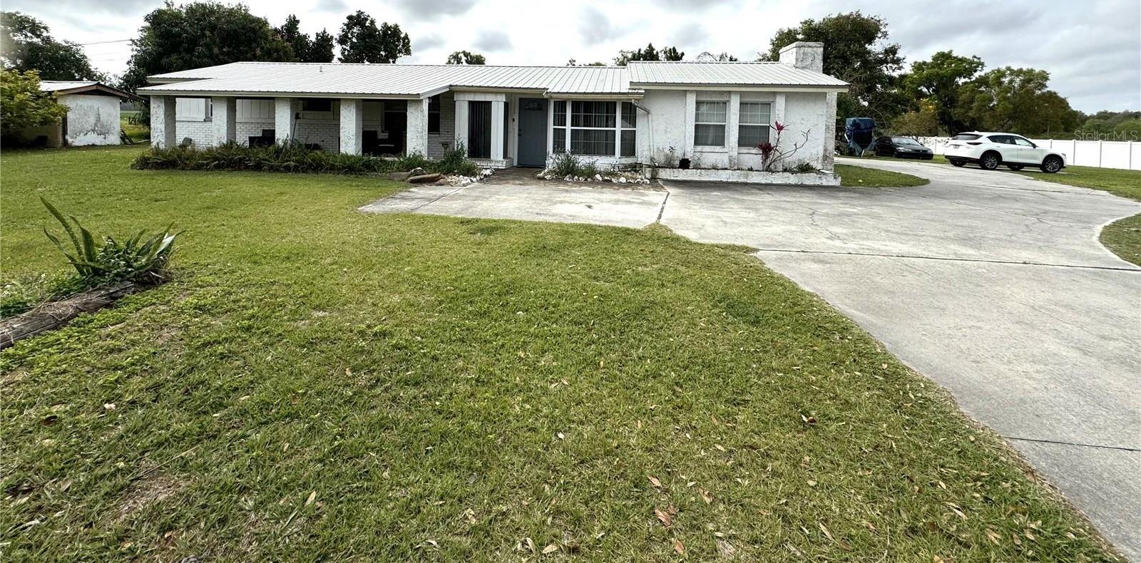 Photo one of 1113 Colson Rd Plant City FL 33567 | MLS T3509546