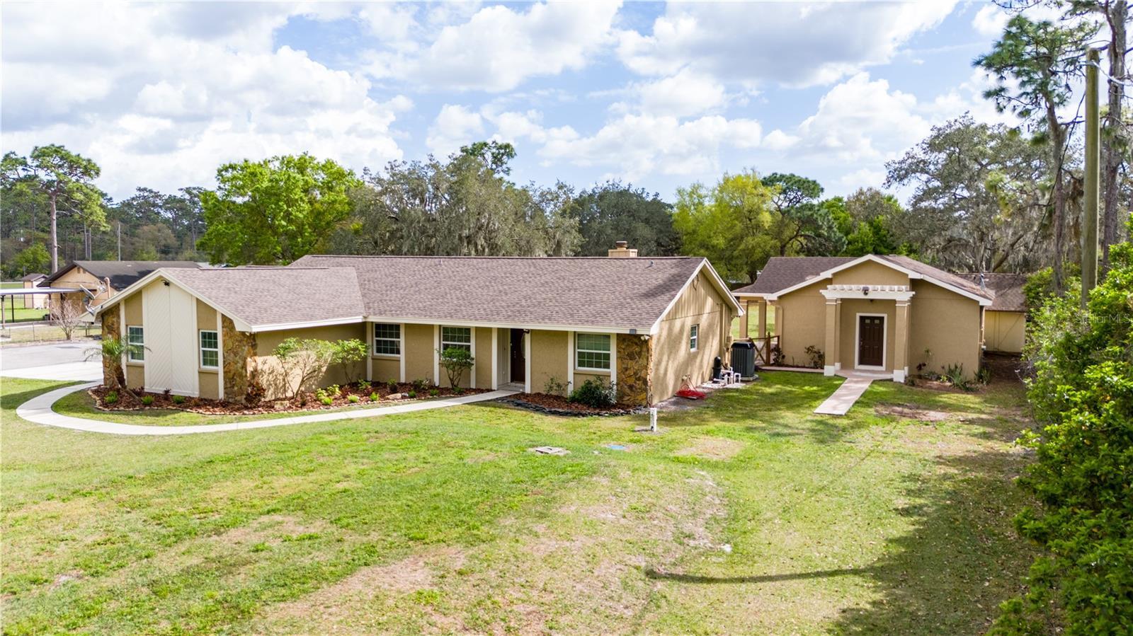 Photo one of 7706 W County Line Rd Odessa FL 33556 | MLS T3509717