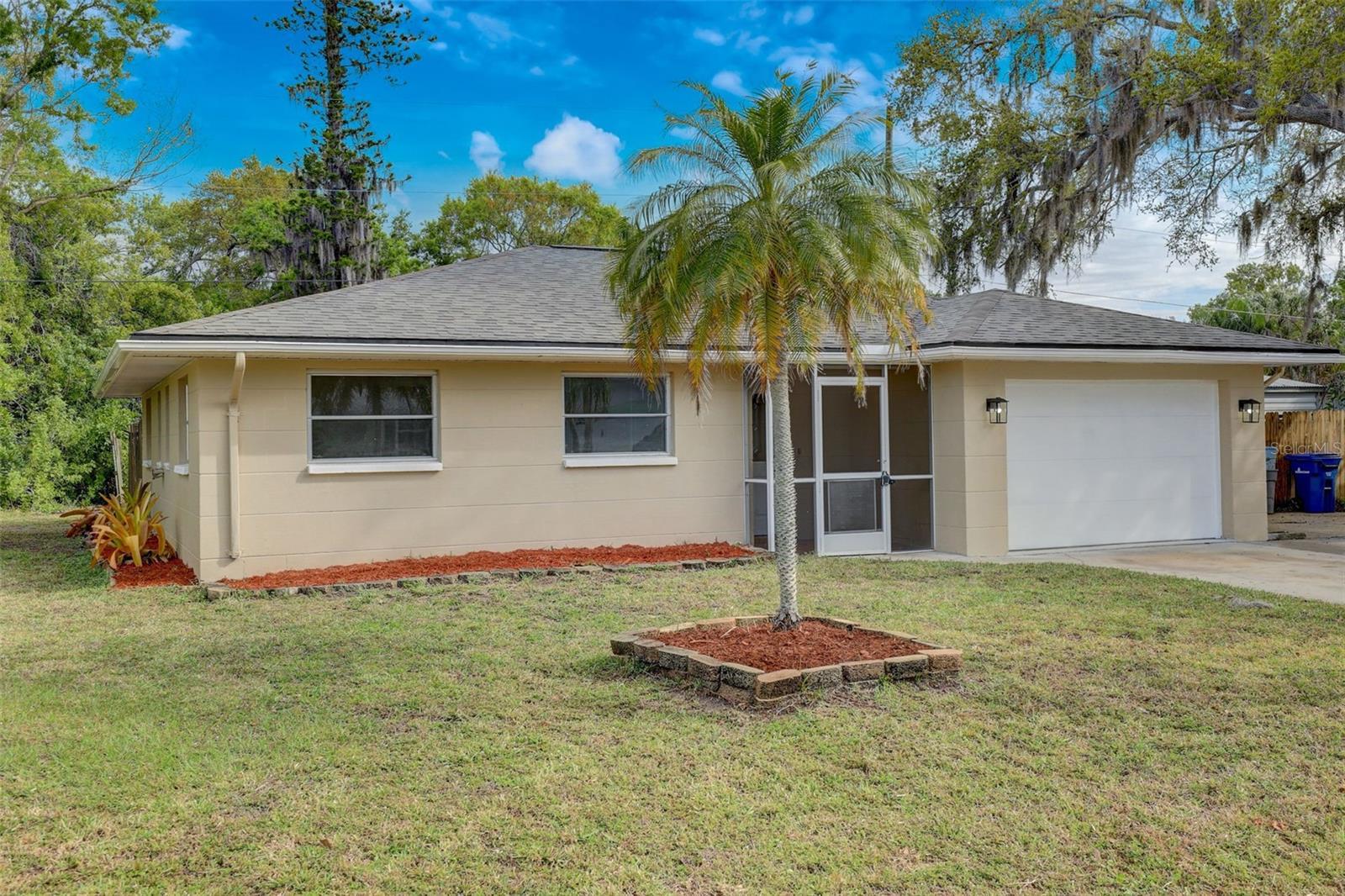 Photo one of 671 Tanager Rd Venice FL 34293 | MLS T3509832