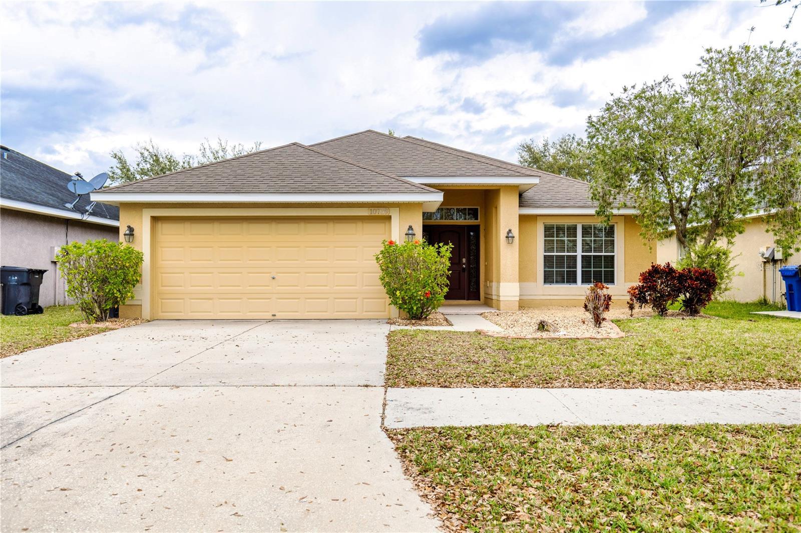 Photo one of 10739 Standing Stone Dr Wimauma FL 33598 | MLS T3509877