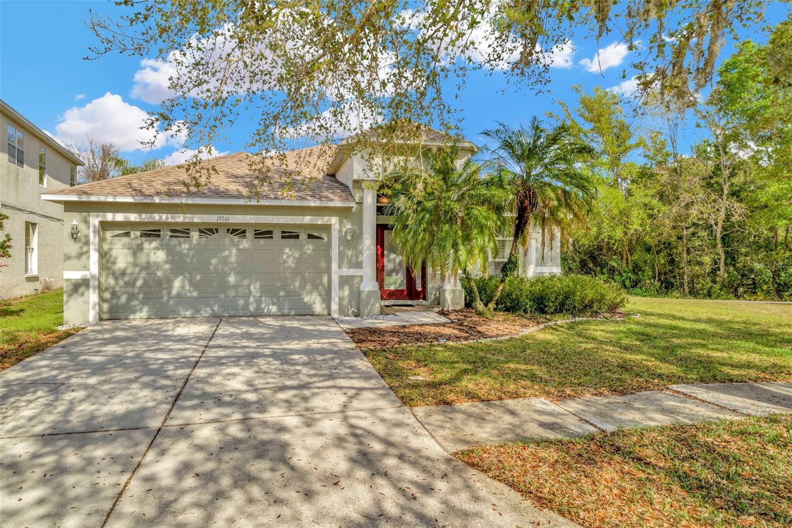 Photo one of 19261 Fishermans Bend Dr Lutz FL 33558 | MLS T3510649