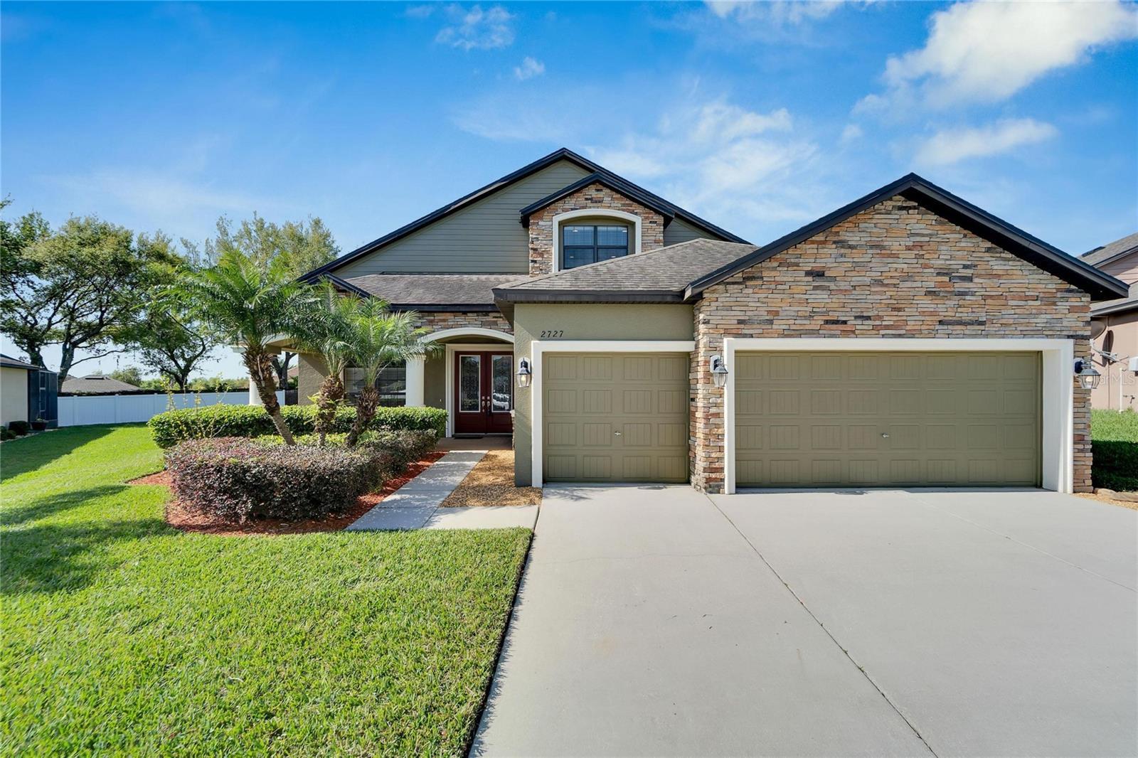 Photo one of 2727 Colewood Ln Dover FL 33527 | MLS T3511698