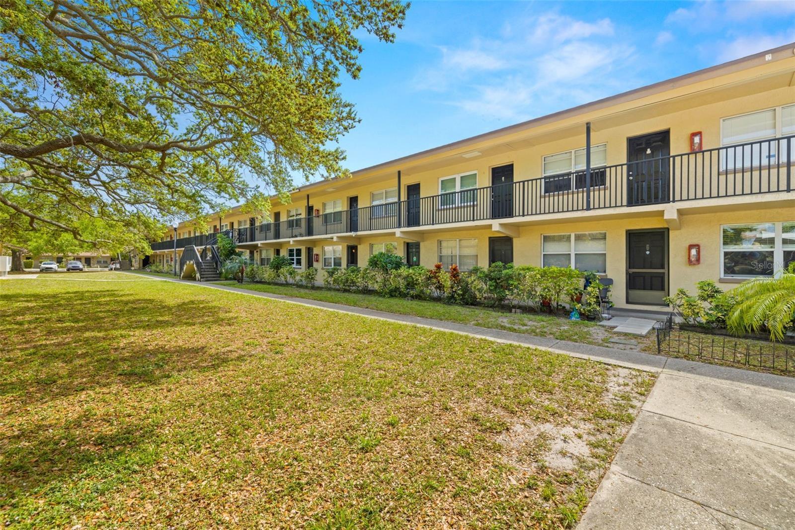 Photo one of 2501 Harn Blvd # H34 Clearwater FL 33764 | MLS T3512540