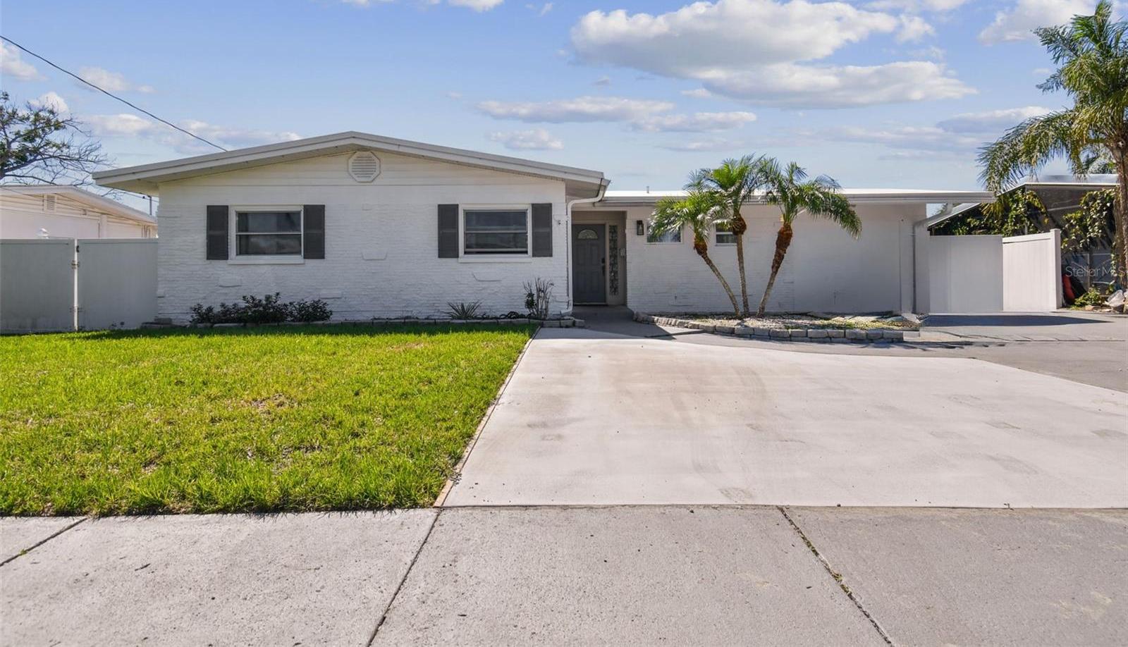 Photo one of 5816 Liverpool Dr Tampa FL 33615 | MLS T3512550