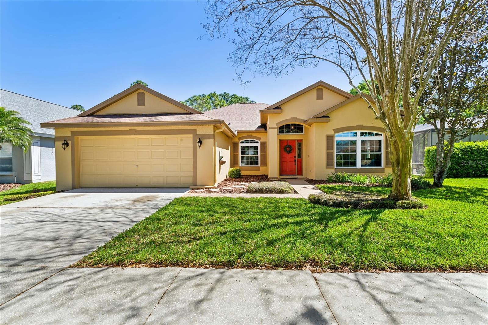 Photo one of 5840 Heronview Crescent Dr Lithia FL 33547 | MLS T3512699
