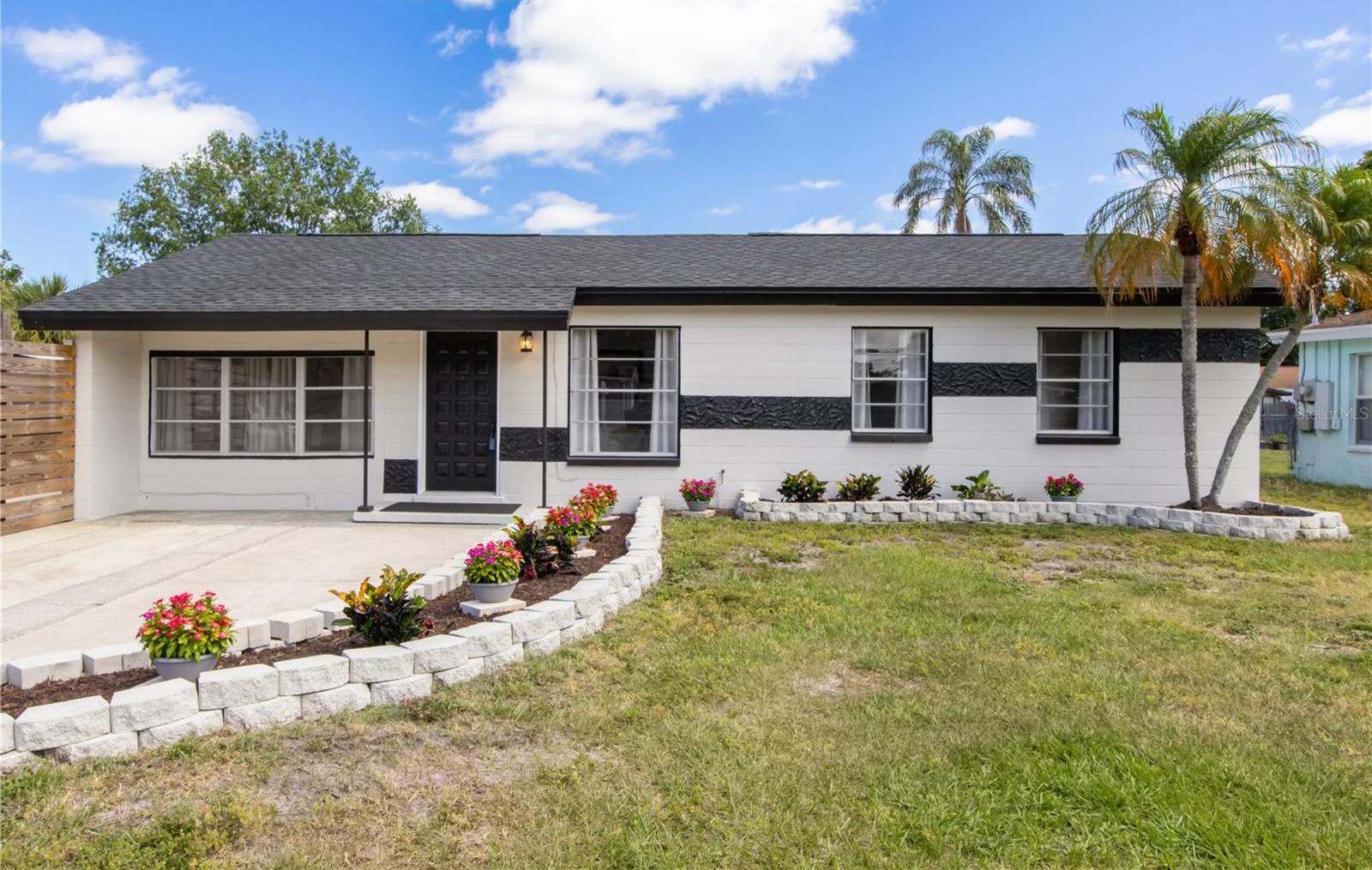 Photo one of 4007 W Oklahoma Ave Tampa FL 33616 | MLS T3512872