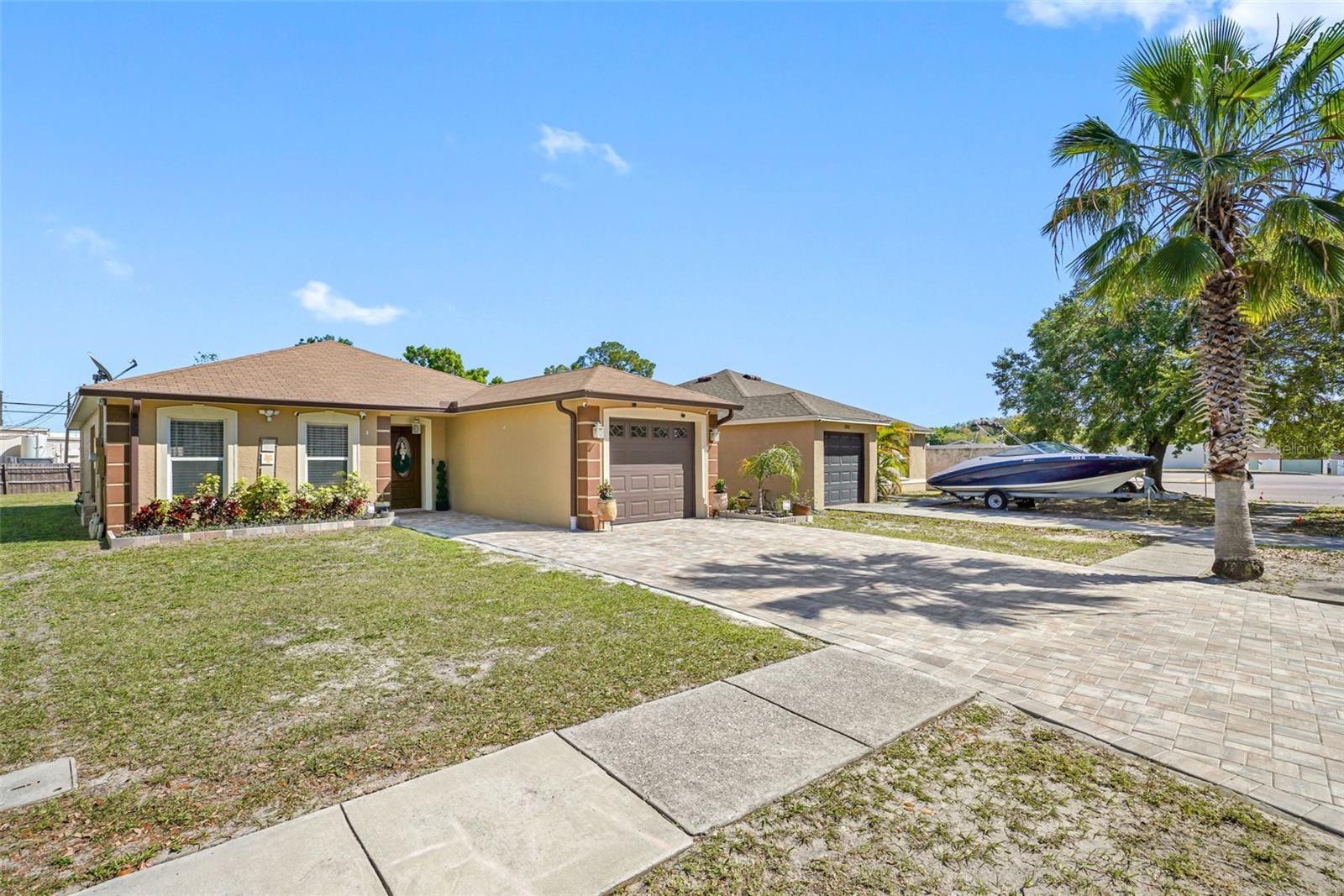 Photo one of 8303 Redbraes Dr Tampa FL 33615 | MLS T3512877