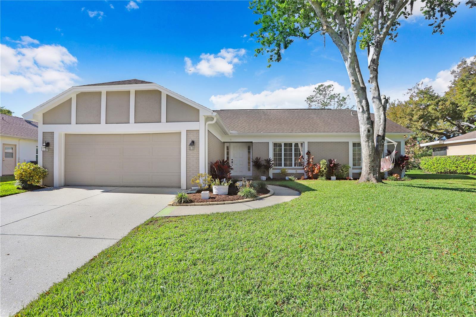 Photo one of 9203 Pebble Creek Dr Tampa FL 33647 | MLS T3513102