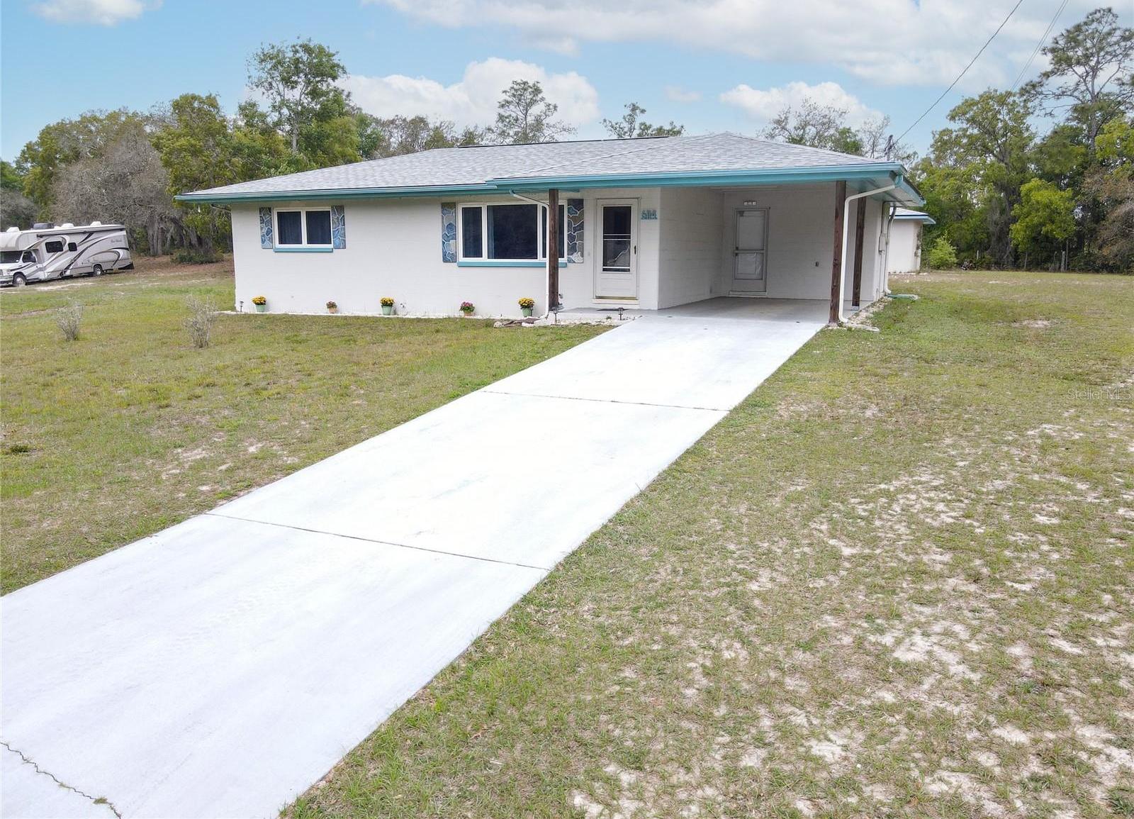 Photo one of 6114 Idle A While Cir Dade City FL 33523 | MLS T3513480