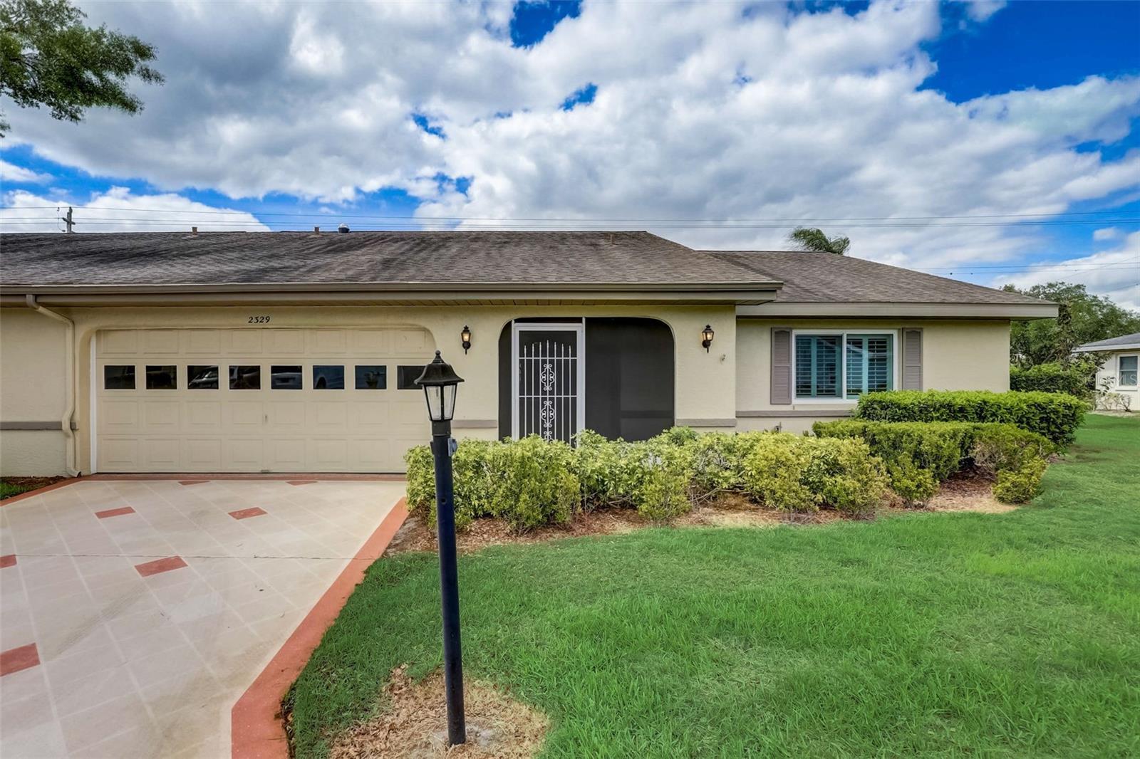 Photo one of 2329 Lancaster Dr Sun City Center FL 33573 | MLS T3513702