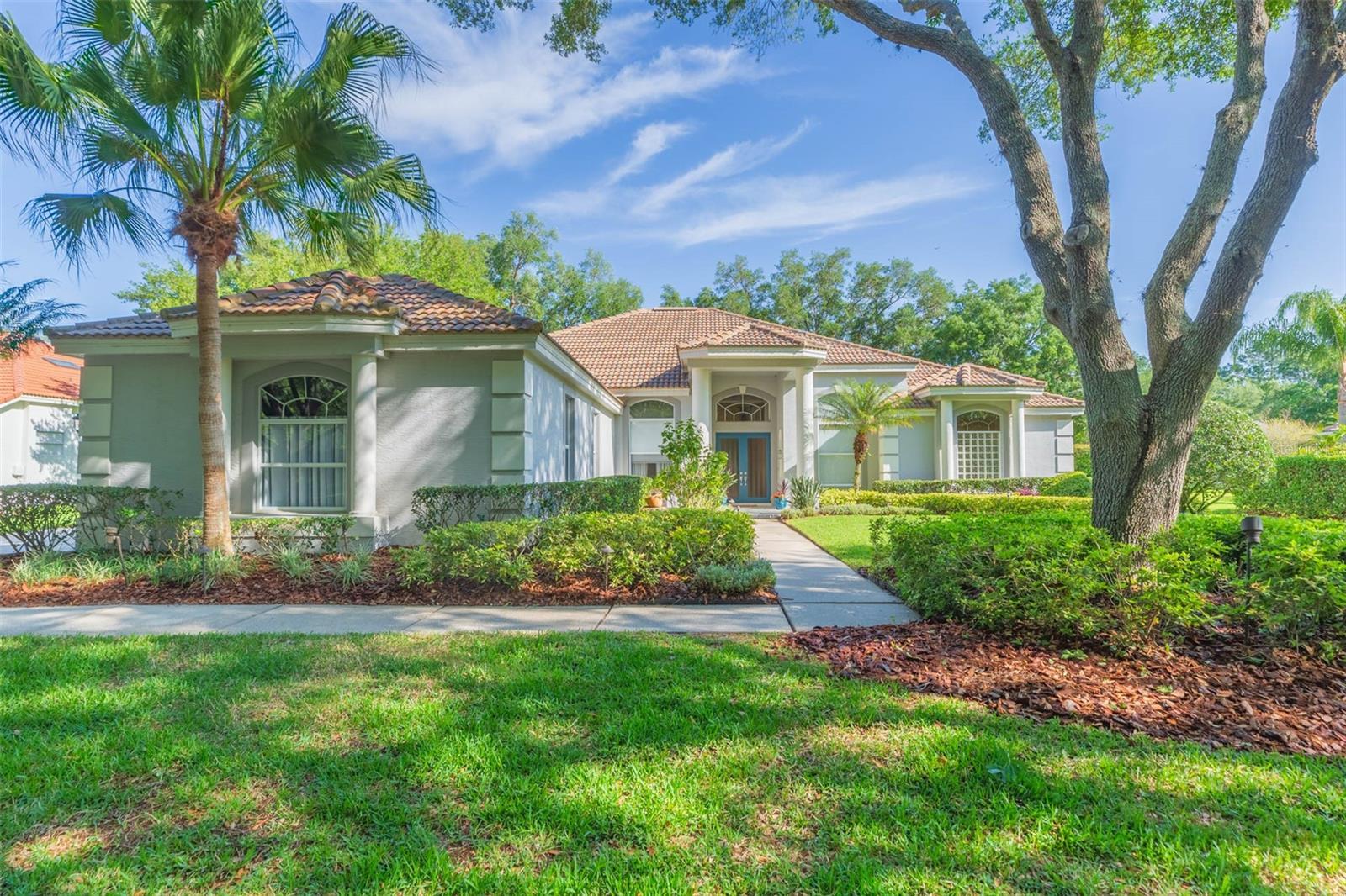 Photo one of 8953 Magnolia Chase Cir Tampa FL 33647 | MLS T3514195