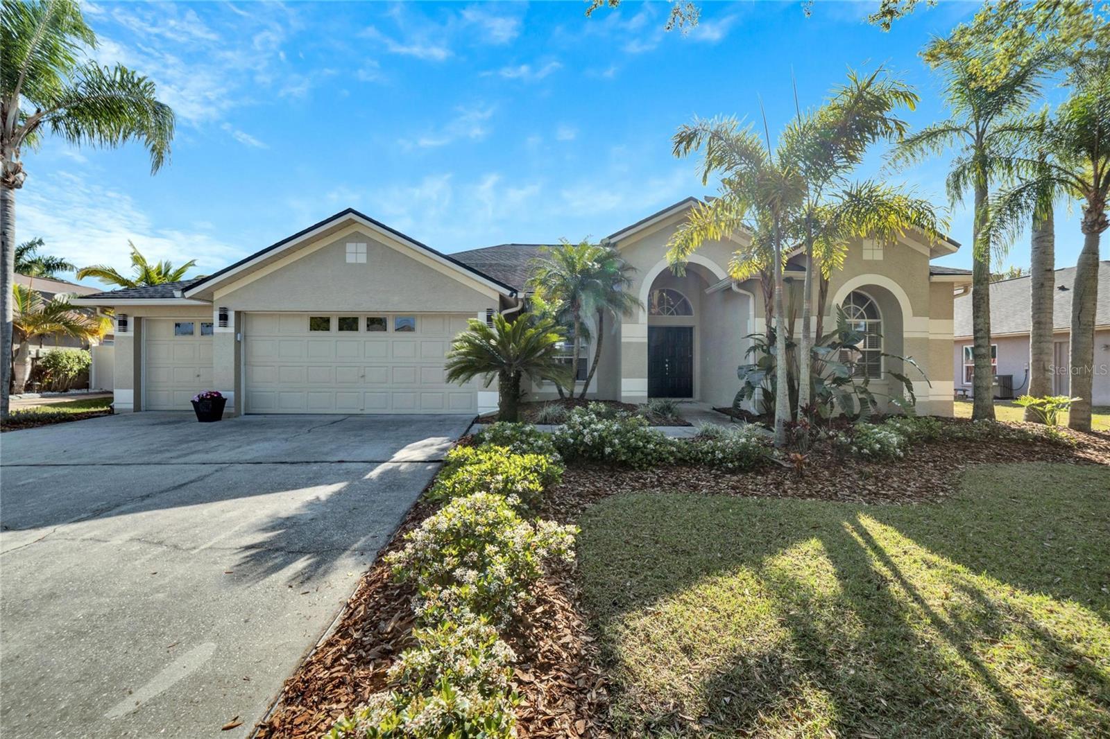Photo one of 9229 Sunnyoak Dr Riverview FL 33569 | MLS T3514633
