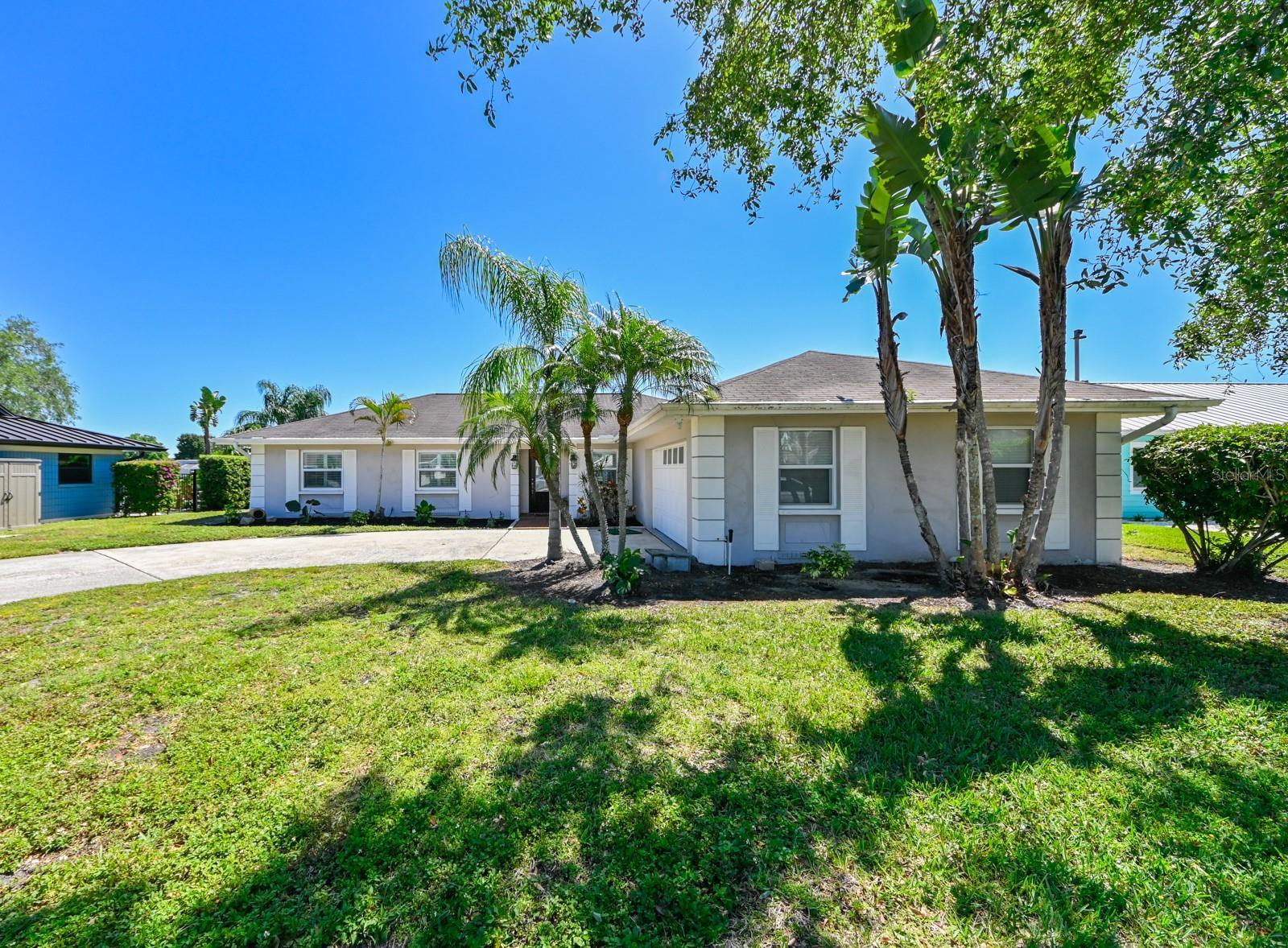 Photo one of 3913 Fontainbleau Dr Tampa FL 33634 | MLS T3515007