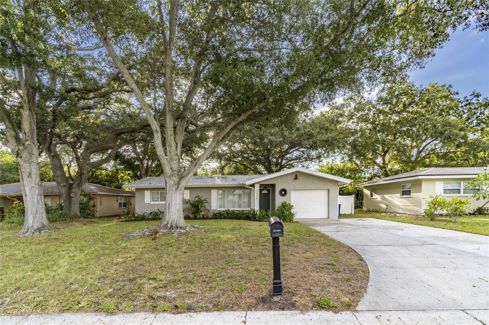 Photo one of 1726 Bellemeade Dr Clearwater FL 33755 | MLS T3515274