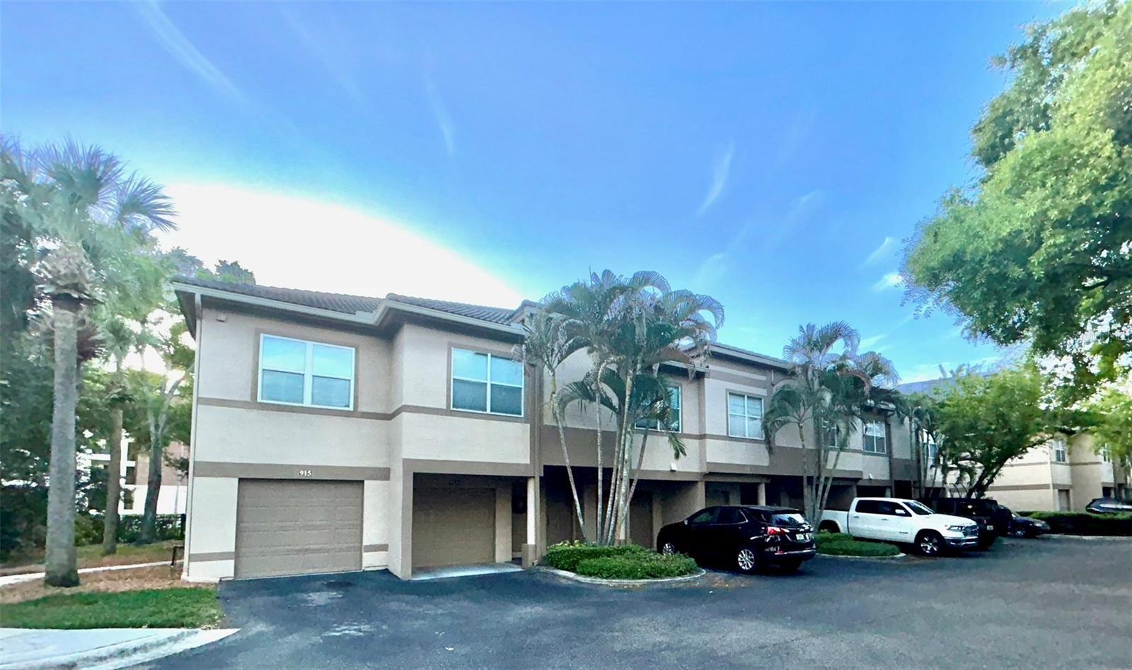 Photo one of 911 Normandy Trace Rd Tampa FL 33602 | MLS T3515553
