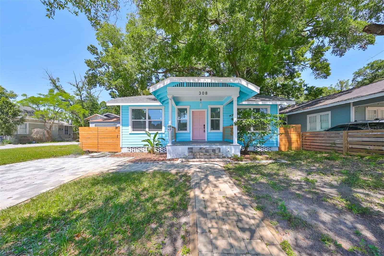 Photo one of 308 E Hanna Ave Tampa FL 33604 | MLS T3515563