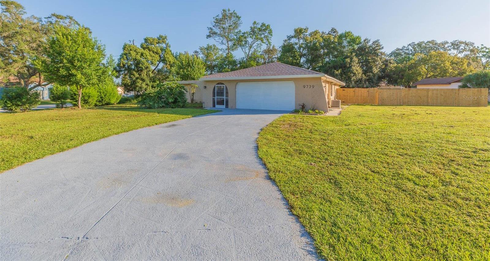 Photo one of 9739 Horizon Dr Spring Hill FL 34608 | MLS T3515582