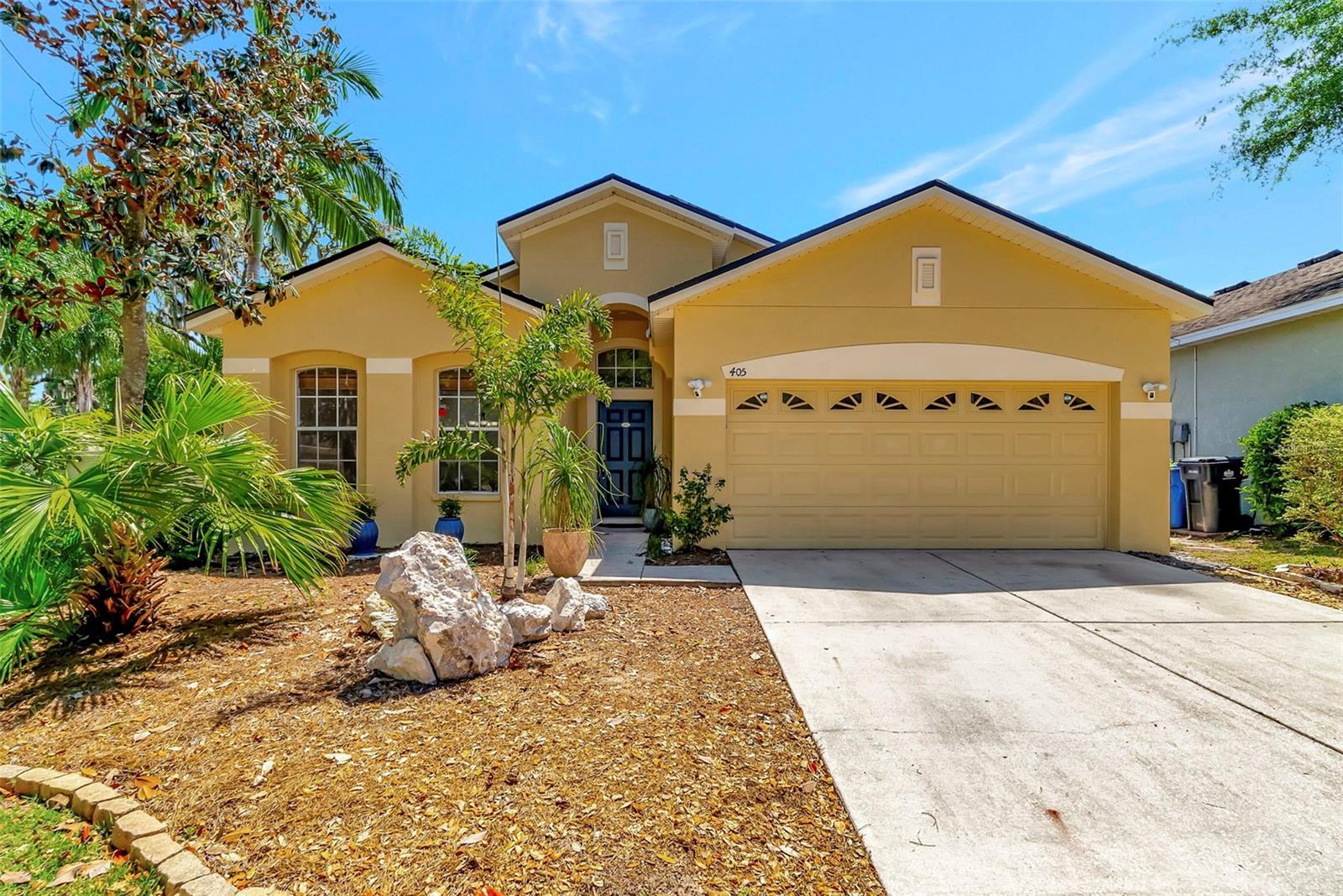 Photo one of 405 Thicket Crest Rd Seffner FL 33584 | MLS T3515825