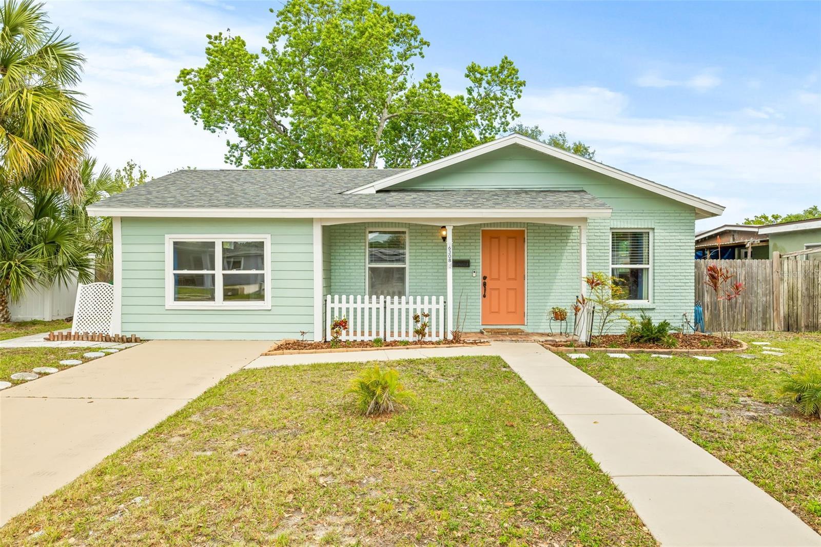 Photo one of 6308 S Renellie Ct Tampa FL 33616 | MLS T3515955