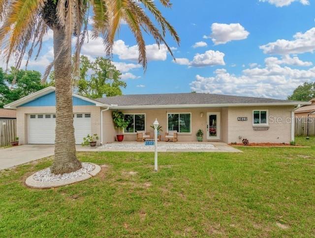 Photo one of 3819 Treadway Dr Valrico FL 33594 | MLS T3516083