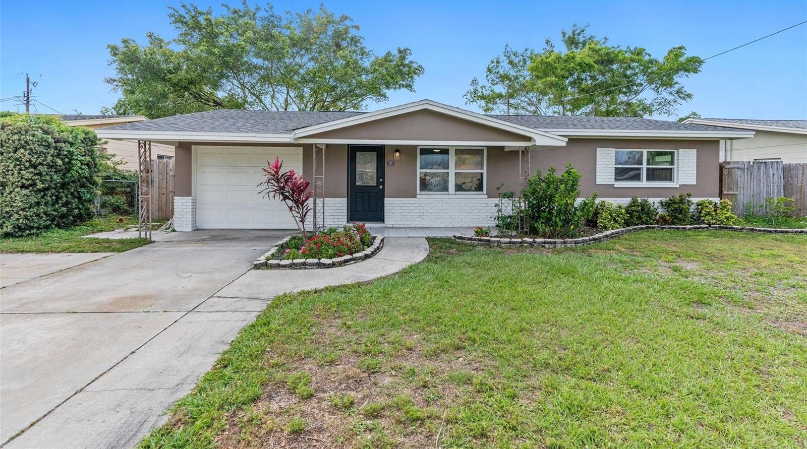 Photo one of 8514 108Th St Seminole FL 33772 | MLS T3516467