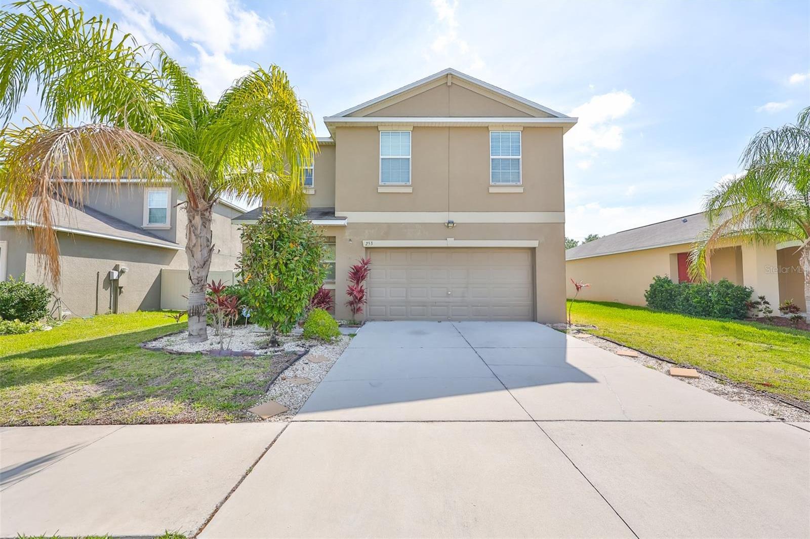 Photo one of 253 Cascade Bend Dr Ruskin FL 33570 | MLS T3516830