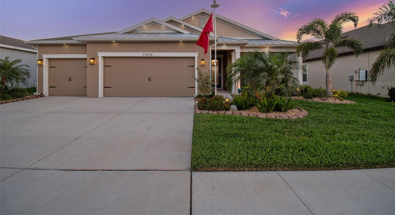 Photo one of 11616 Tetrafin Dr Riverview FL 33579 | MLS T3516867