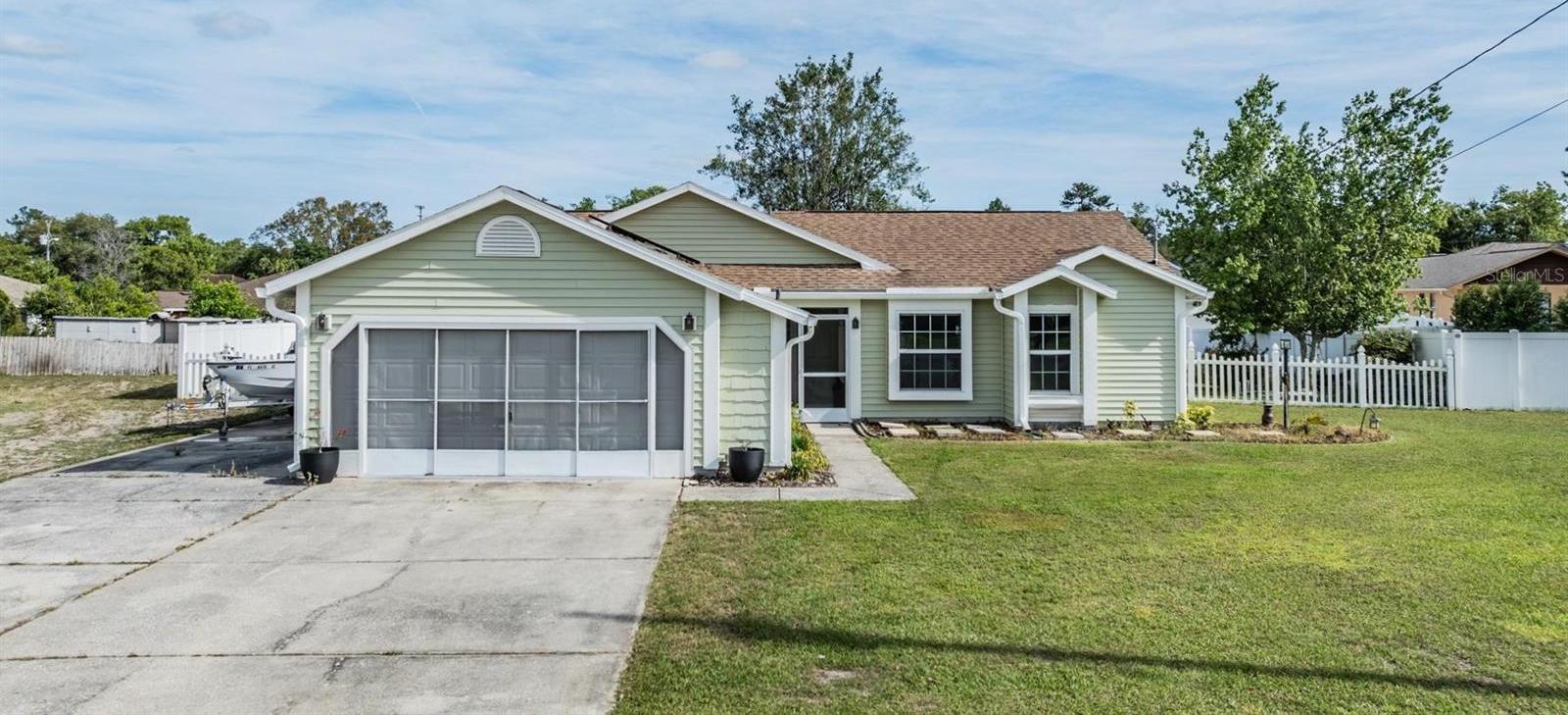 Photo one of 11224 Holbrook St Spring Hill FL 34609 | MLS T3517737