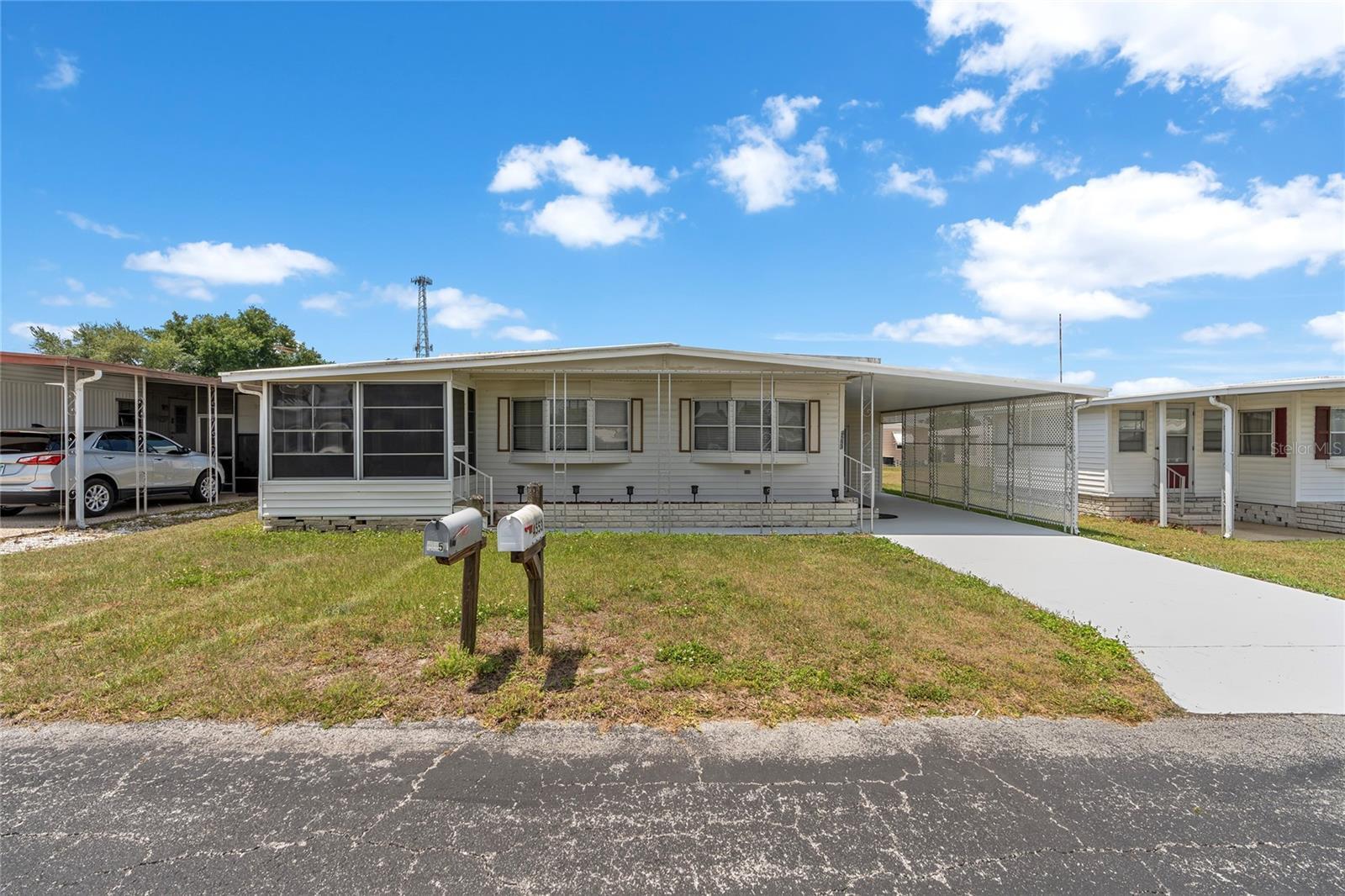 Photo one of 4553 Newcomb Ave Zephyrhills FL 33541 | MLS T3517801
